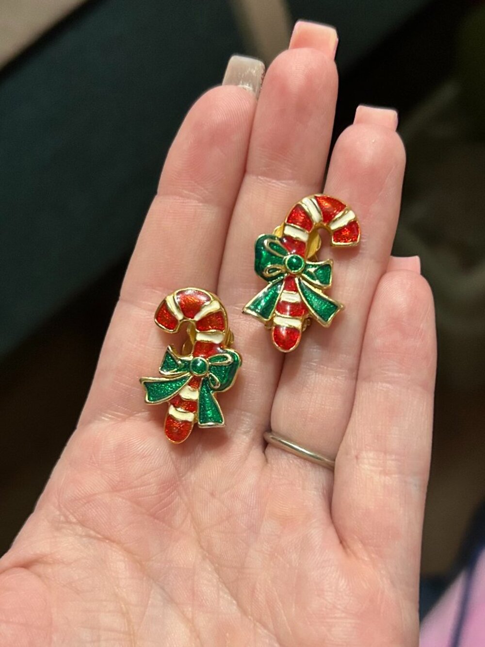 Vintage Enamel Candy Cane Christmas Clip On Earrings Green Bow Gold Tone